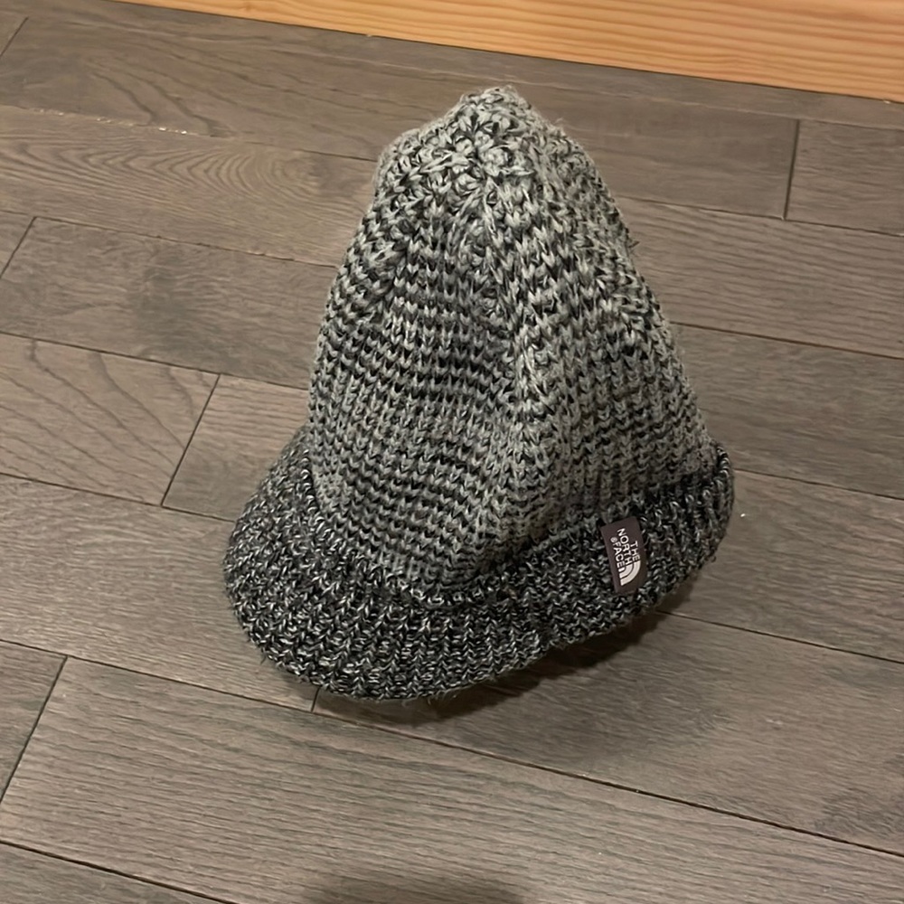 The North Face woman hat.